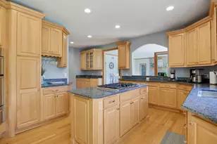 40W675 Stonebriar Ln, Elgin, IL 60124 - Photo 12