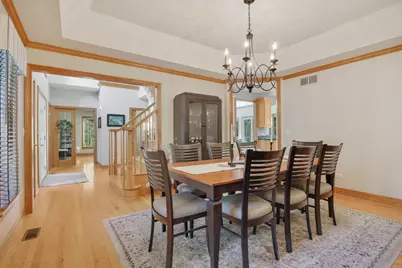 40W675 Stonebriar Lane, Elgin, IL 60124 - Photo 8