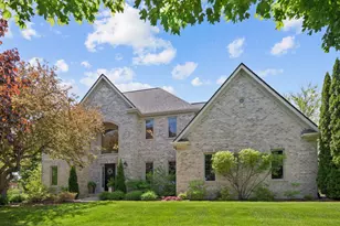 40W675 Stonebriar Ln, Elgin, IL 60124 - Photo 1