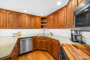 22W552 Cherry Ln, Glen Ellyn, IL 60137 - Photo 8
