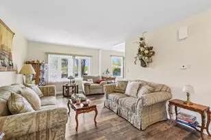 1117 Crescent Ct, Round Lake Beach, IL 60073 - Photo 2