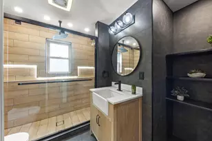 3037 Ernst St, Franklin Park, IL 60131 - Photo 6