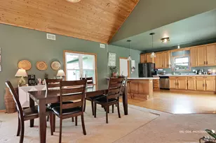 600 Meadow Ln, Winthrop Harbor, IL 60096 - Photo 6