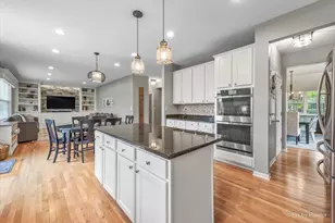 380 Fountain Ave, Elgin, IL 60124 - Photo 16