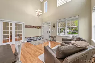 380 Fountain Ave, Elgin, IL 60124 - Photo 12