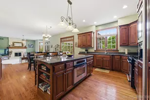 908 Knox Ln, Batavia, IL 60510 - Photo 6