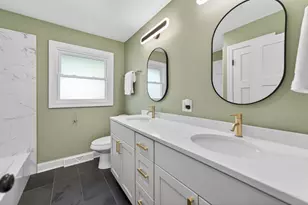 241 S Riverside Dr, Villa Park, IL 60181 - Photo 20