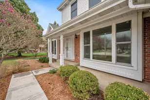 1355 Beckett Ln, Schaumburg, IL 60173 - Photo 4