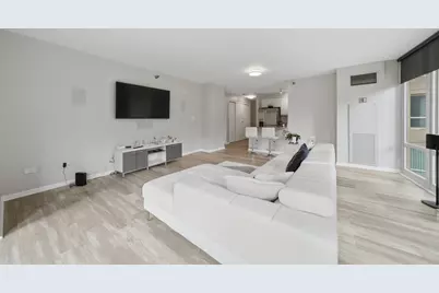 345 N La Salle Drive #401, Chicago, IL 60654 - Photo 4