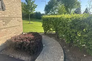 1767 Pebble Beach Dr, Hoffman Estates, IL 60169 - Photo 6