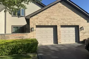 1767 Pebble Beach Dr, Hoffman Estates, IL 60169 - Photo 2