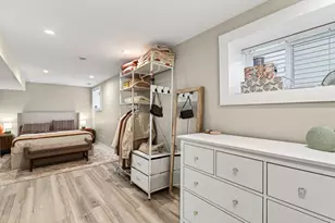 1715 W Balmoral Ave, Chicago, IL 60640 - Photo 32
