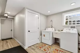 1715 W Balmoral Ave, Chicago, IL 60640 - Photo 36