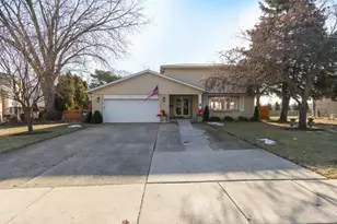 2019 E Avon Ln, Arlington Heights, IL 60004 - Photo 1