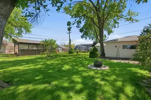 11649 S Nagle Ave, Worth, IL 60482 - Photo 32