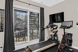 1131 W Wolfram St, Chicago, IL 60657 - Photo 12