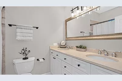 1131 W Wolfram Street #2, Chicago, IL 60657 - Photo 10