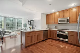 160 E Illinois St, Chicago, IL 60611 - Photo 6