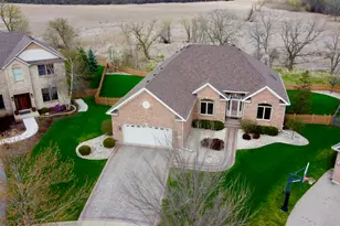 1118 Beachwood Ct, Antioch, IL 60002 - Photo 2