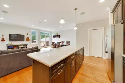 5404 W Leland Avenue, Chicago, IL 60630 - Photo 12