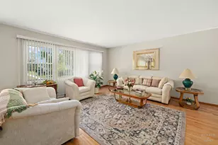 632 Polynesian Dr, Des Plaines, IL 60016 - Photo 4
