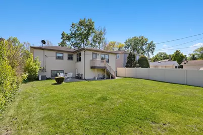 632 Polynesian Drive, Des Plaines, IL 60016 - Photo 26