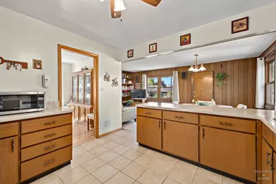 632 Polynesian Drive, Des Plaines, IL 60016 - Photo 6