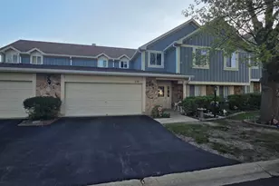 390 Springlake Ln, Aurora, IL 60504 - Photo 2