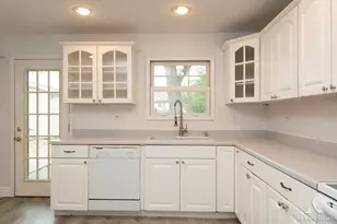 10231 Hawthorne Dr, Orland Park, IL 60462 - Photo 10
