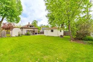 1027 St John St, Elgin, IL 60120 - Photo 30