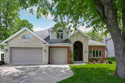 8827 Palisades Road, Burr Ridge, IL 60527 - Photo 1