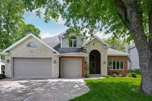 8827 Palisades Rd, Burr Ridge, IL 60527 - Photo 1