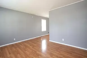 111 Elm Ln, Streamwood, IL 60107 - Photo 10