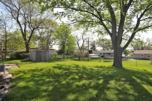111 Elm Ln, Streamwood, IL 60107 - Photo 8