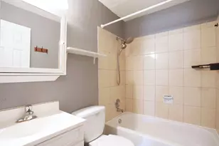 111 Elm Ln, Streamwood, IL 60107 - Photo 20