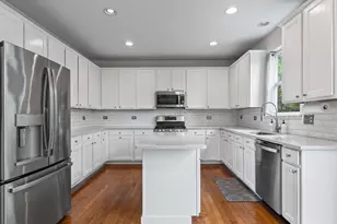 2030 Lucca Ct, Elgin, IL 60123 - Photo 8