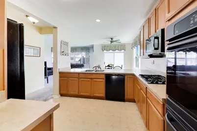 615 Paris Avenue, Oswego, IL 60543 - Photo 12
