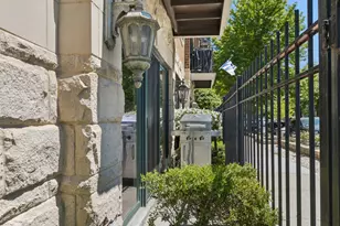 1152 W Roscoe St, Chicago, IL 60657 - Photo 16