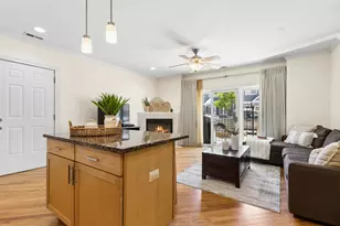 1152 W Roscoe St, Chicago, IL 60657 - Photo 6