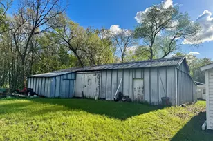 1079 Brewster Rd, Amboy, IL 61310 - Photo 22