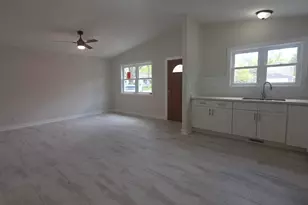 306 Brierhill Dr, Round Lake Park, IL 60073 - Photo 8
