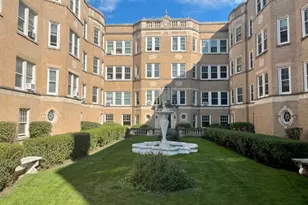 531 Hinman Ave, Evanston, IL 60202 - Photo 1