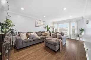 12631 S Justine St, Calumet Park, IL 60827 - Photo 2