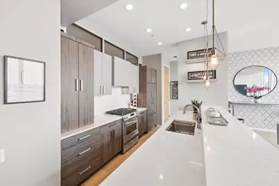 500 W Superior Street #1602, Chicago, IL 60654 - Photo 16