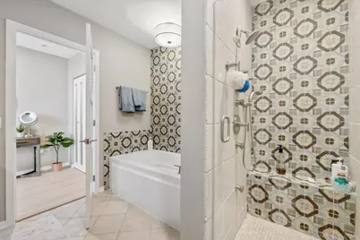 500 W Superior Street #1602, Chicago, IL 60654 - Photo 16