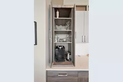 500 W Superior Street #1602, Chicago, IL 60654 - Photo 18