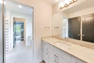 630 S Hillside Ave, Elmhurst, IL 60126 - Photo 34