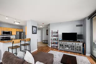 222 N Columbus Dr, Chicago, IL 60601 - Photo 4