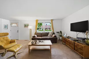 277 W Raye Dr, Chicago Heights, IL 60411 - Photo 6