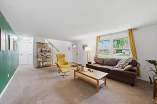 277 W Raye Dr, Chicago Heights, IL 60411 - Photo 4